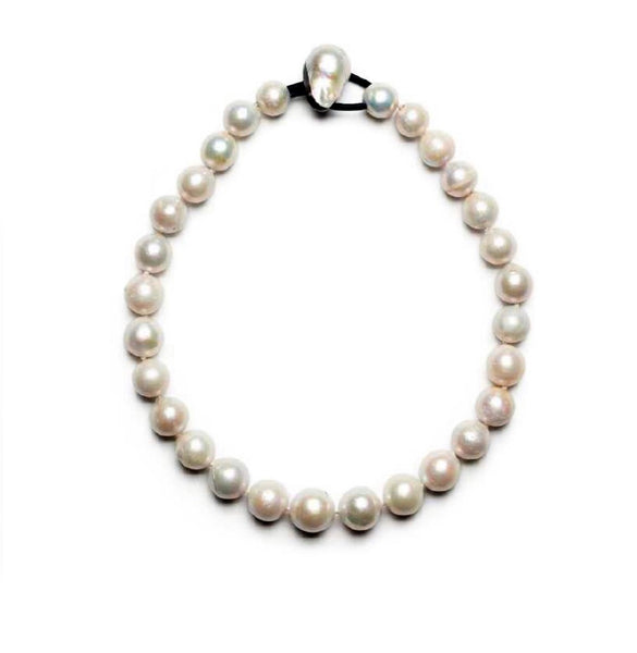 Bold Pearls